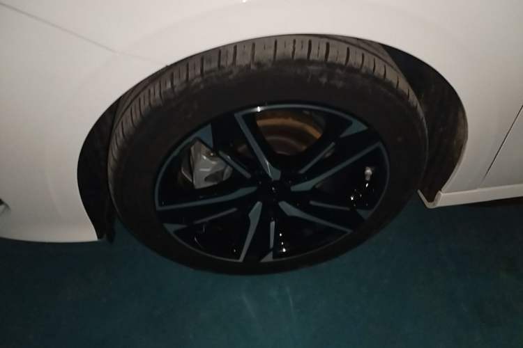 Used Geely Auto Binray 2024 Binrui COOL 1.5T DCT Champion Edition Left Front Wheel Hub