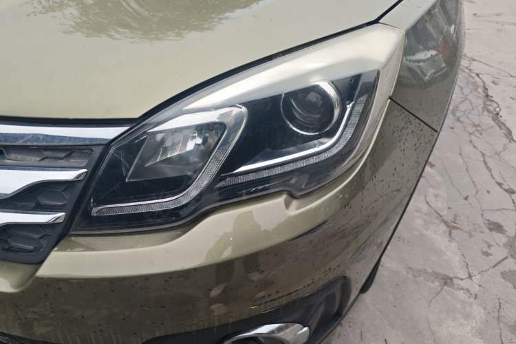 Used GAC Trumpchi GS5 Super 2015 2.0L Automatic Two-Wheel Drive Luxury Navigation Edition Left Front Headlight