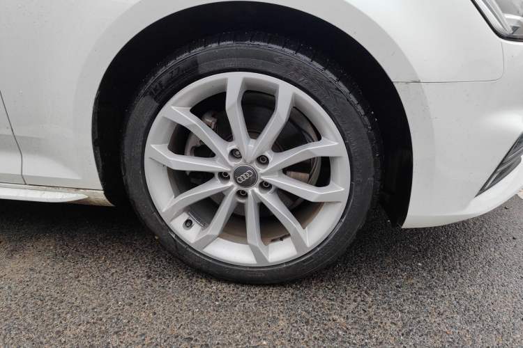 Used Audi A4L 2018 30th Anniversary Edition 40 TFSI Fashion Model
