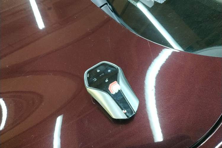 Used Hyptec HT 2024 825 Ultra-High Voltage LiDAR Edition Interior 1