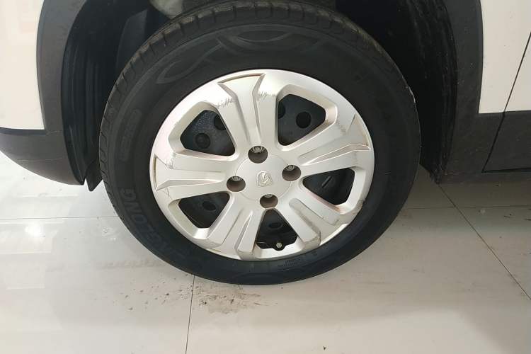 Used Baojun 510 2021 1.5L Manual Jingxiang Edition Left Front Wheel Hub