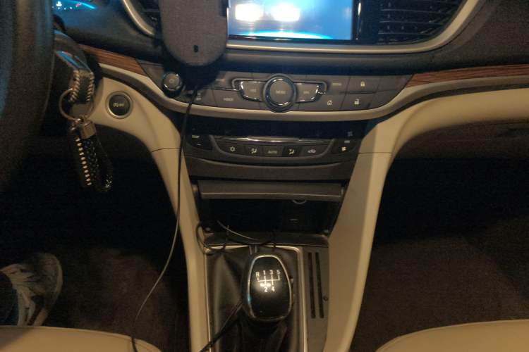 Used Buick GT 2016 15N Manual Luxury Version Audio And AC Panel