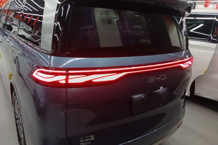 Used BYD Xia 2025 DM-i 1.5T 180km Excellence Model
