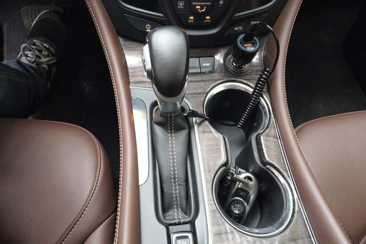 Used Buick Envision 2017 28T Four-Wheel Drive Elite Model Gear Lever