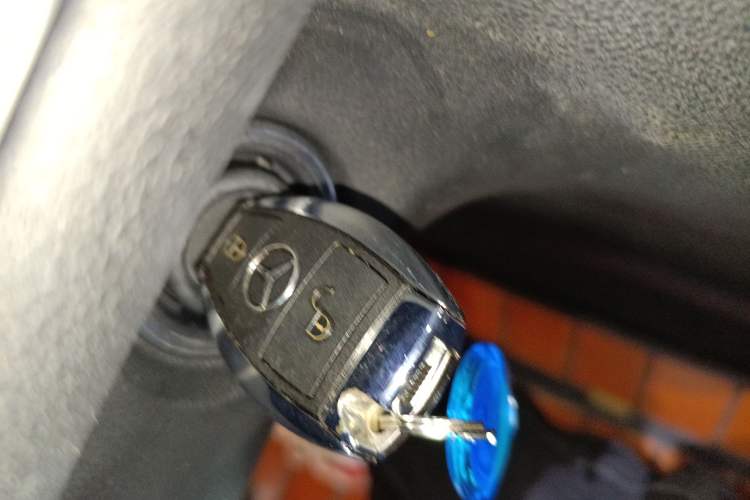 Used Mercedes-Benz R-Class 2014 R 320 4MATIC Business Model Interior 1