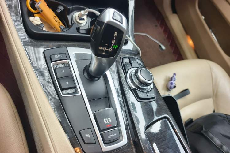 Used BMW 5 Series 2013 530Li Leading Model