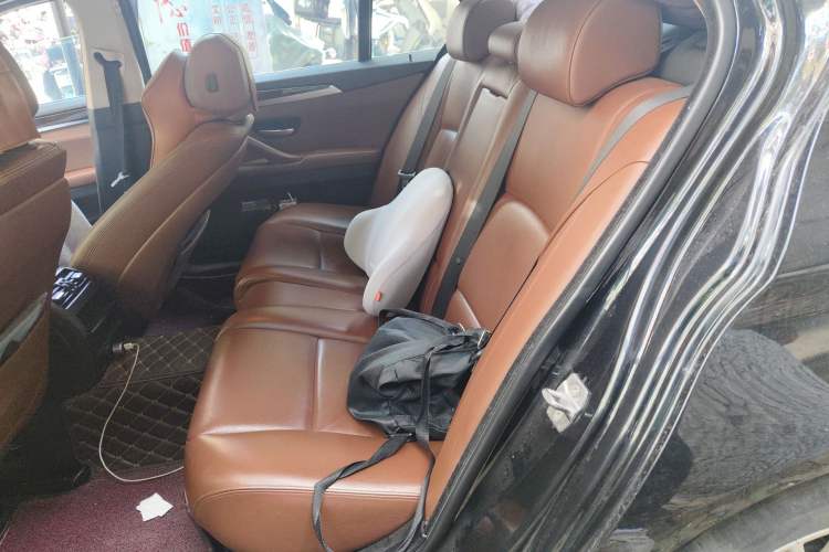 Used BMW 5 Series 2014 525Li Leading Model
