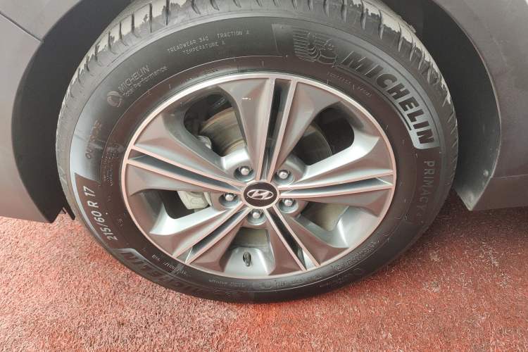 Used Hyundai ix25 2015 1.6L Automatic Two-Wheel-Drive Deluxe DLX Model