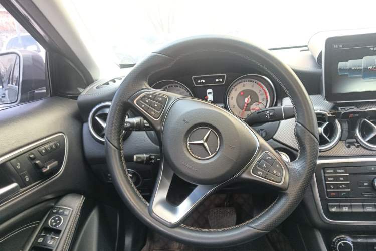 Used Mercedes-Benz GLA 2016 GLA 220 4MATIC Luxury Model