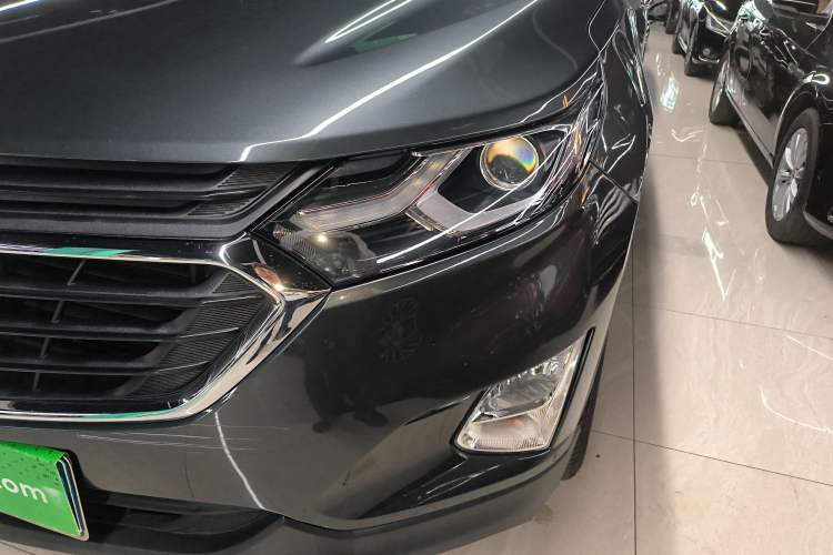 Used Chevrolet Equinox 2018 550T Automatic All-Wheel-Drive Explorer Edition Left Front Headlight