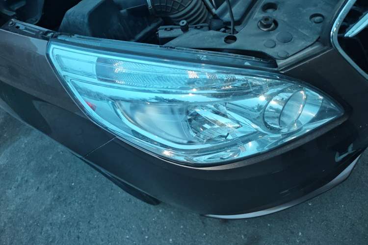 Used Buick GL8 2018 28T Luxury Model China VI Standard Right Front Headlight