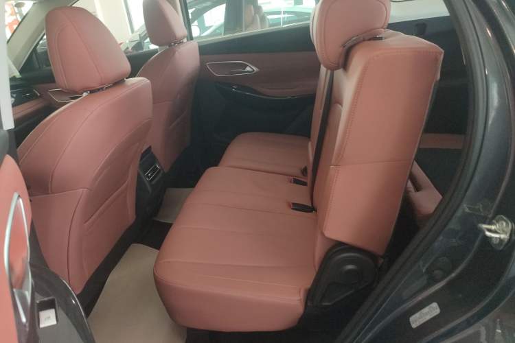 Used CHANGAN CS75 2026 Model PRO 1.5T DCT Prestige 7-Seater Interior 4