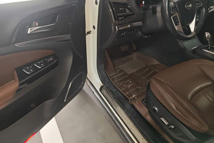 Used BYD S7 2017 2.0T Automatic Luxury Model Driver Seat