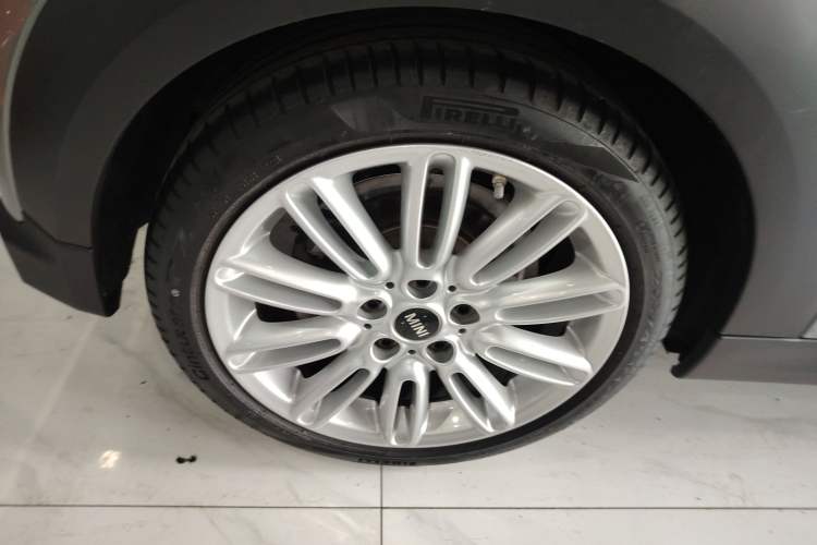 Used MINI 2022 Updated 1.5T COOPER Classic Edition Right Rear Wheel Hub