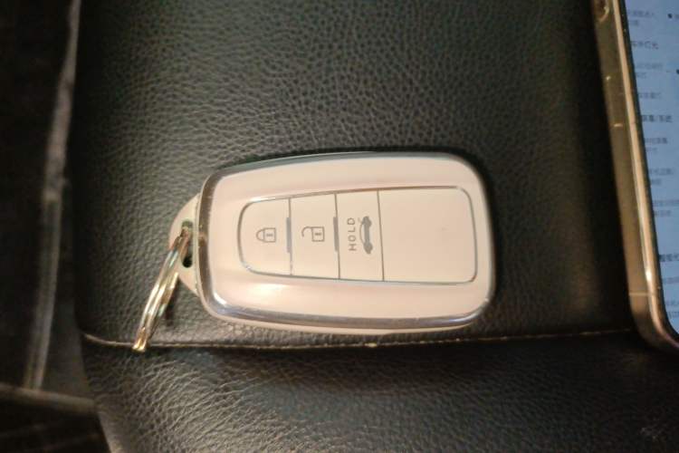 Used Toyota IZOA 2022 2.0L Yixing Version
