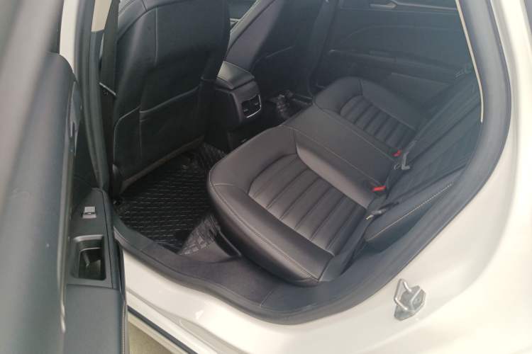 Used Ford Mondeo 2020 EcoBoost 180 Stylish Model Left Rear Seat