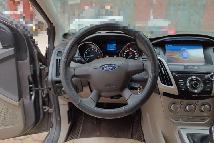 Used Ford Focus 2012 Sedan 1.6L Manual Comfort Model Steering Wheel