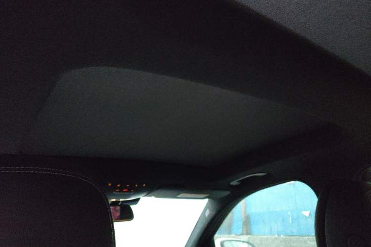 Used Mercedes-Benz GLC 2018 Facelift GLC 260 4MATIC Luxury Edition
