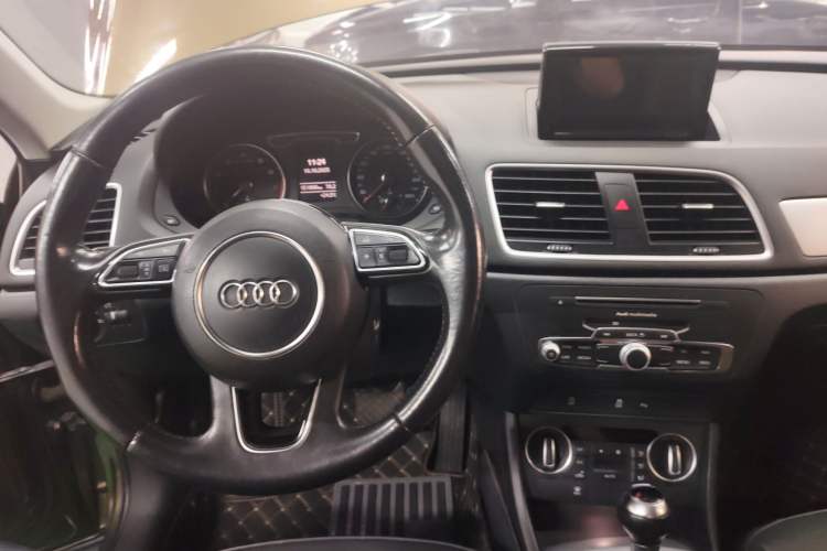 Used Audi Q3 2017 30 TFSI Fashion Model
