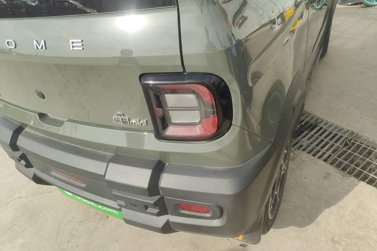 Used Geely Galaxy Panda 2025 210km Panda Rider Right Rear Taillight