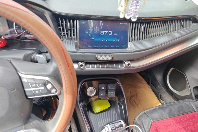 Used Haval H2s 2017 Blue Label 1.5T Dual-Clutch Elite Model Audio And AC Panel