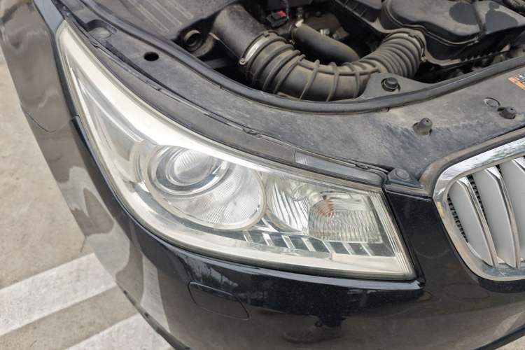 Used Buick LaCrosse 2011 2.4L SIDI Luxury Edition Right Front Headlight