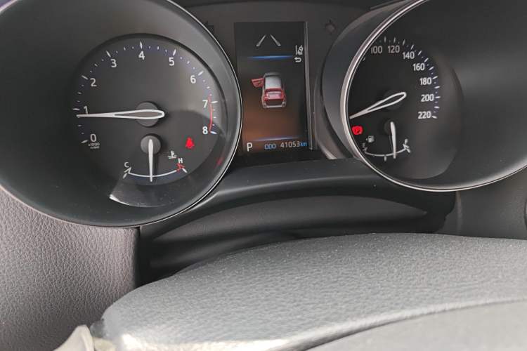 Used Toyota C-HR 2021 2.0L Luxury Edition Odometer Close Up