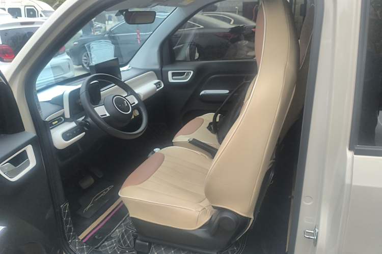 Used Wuling Hongguang MINIEV 2024 3rd Generation 215km Youth Edition Left Front Seat