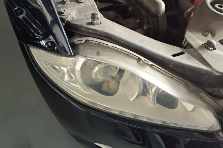 Used Jaguar XJ 2012 XJL 3.0 Panoramic Business Edition Right Front Headlight
