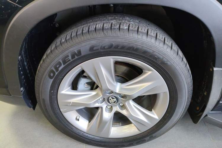 Used Toyota Highlander 2021 2.0T Four-Wheel Drive Luxury Edition 7 Seats Left Front Wheel Hub