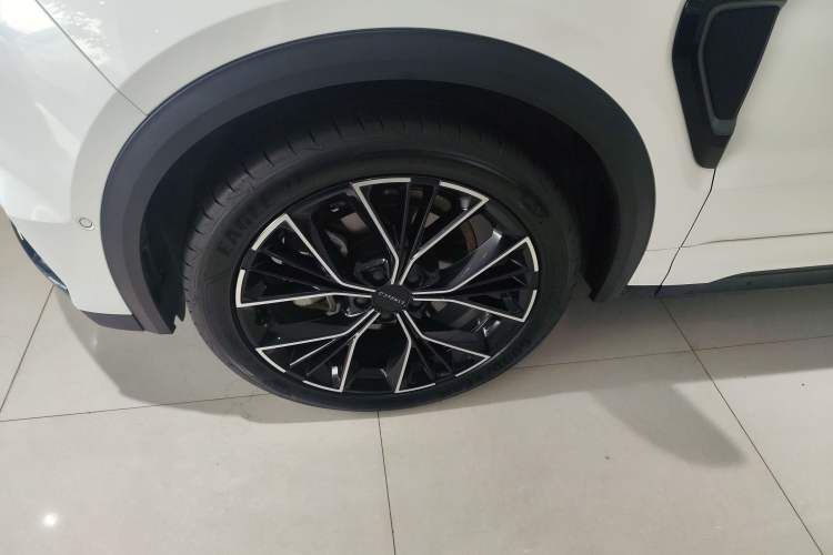 Used Lynk & Co 05 2023 2.0TD Two-Wheel Drive Shine Halo