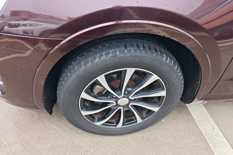 Used Zotye SR7 2016 1.5T CVT Cube Heart Edition China V Standard
