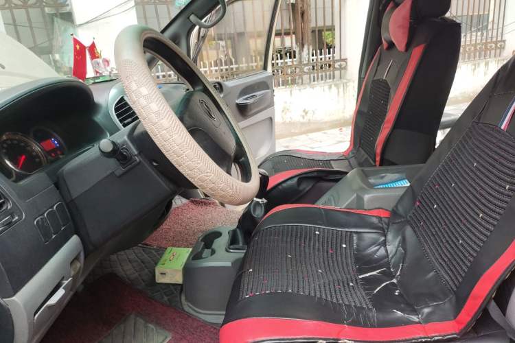 Used FORTHING Lingzhi 2015 M5 Q7 2.0L 7-seat Long-Wheelbase Comfort Model Left Front Seat