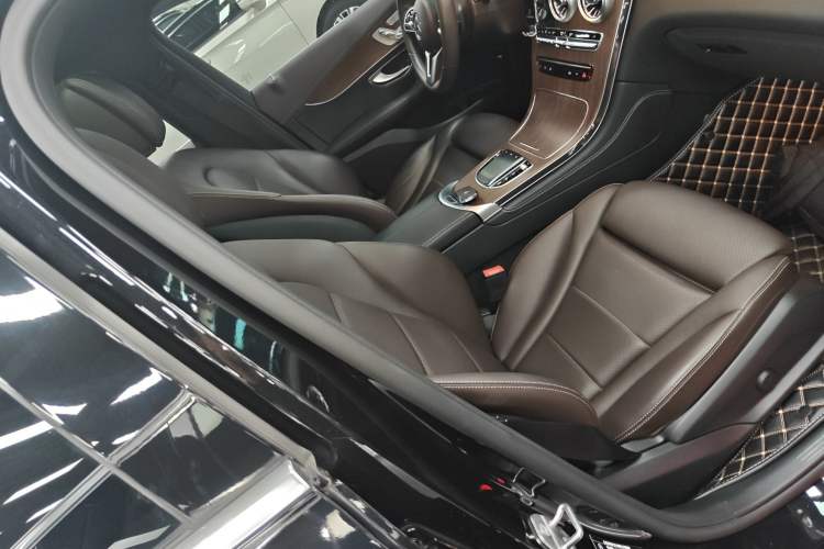 Used Mercedes-Benz GLC 2021 GLC 300 L 4MATIC Dynamic Model Right Front Seat