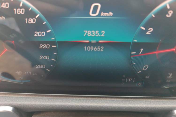 Used Mercedes-Benz GLB 2021 GLB 200 Fashion Model Odometer Close Up