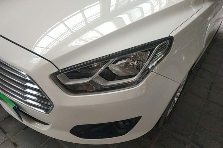 Used Ford Escort 2015 1.5L Manual Comfort Model Left Front Headlight