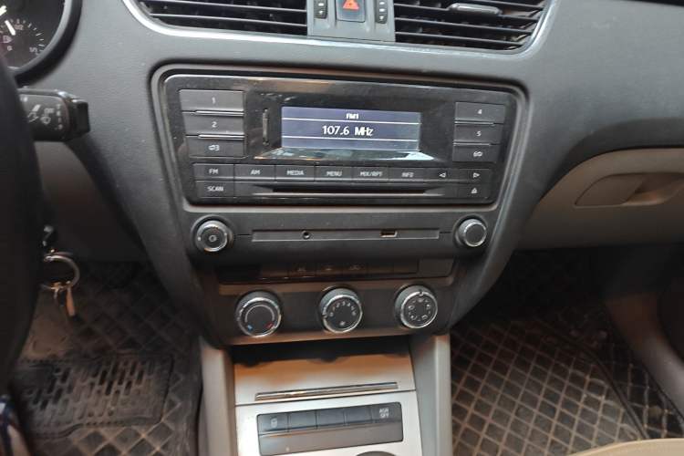 Used Skoda Octavia 2015 1.6L Manual Yijie Edition