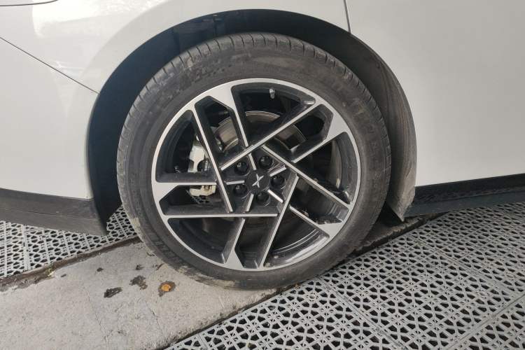 Used XPeng P7+ 2024 Ultra-Long Range Max Right Rear Wheel Hub