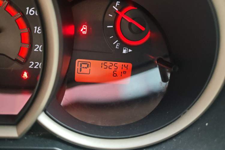 Used Nissan Sylphy 2016 Classic 1.6XE Automatic Comfort Edition Odometer Close Up