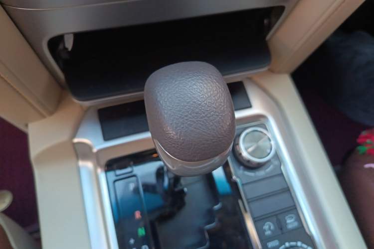 Used Toyota Land Cruiser 2019 4.0L Iron Wheels Refrigerator with Electric Base Basic Version—Middle East
