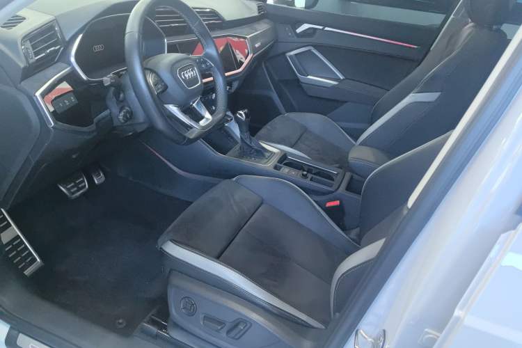 Used Audi Q3 2023 Updated 40 TFSI Fashionable and Dynamic Version