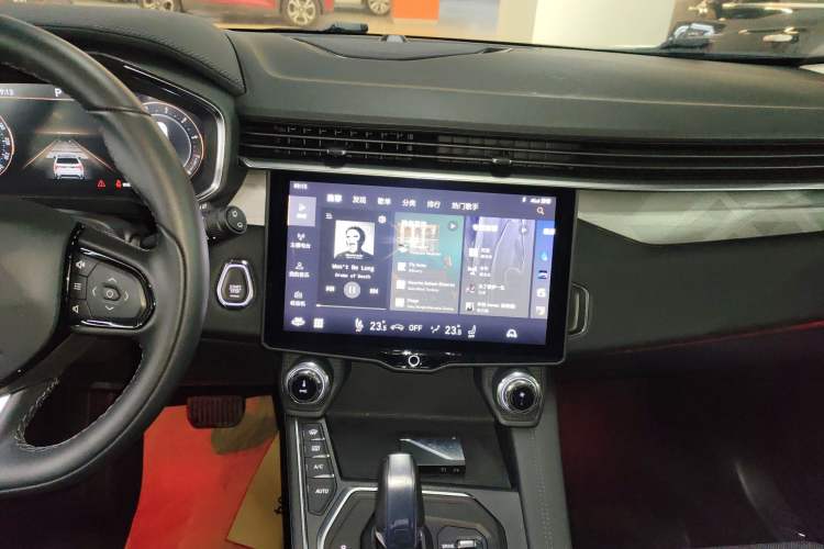 Used Lynk & Co 01 2021 2.0TD Two-Wheel-Drive Pro Trim Audio And AC Panel