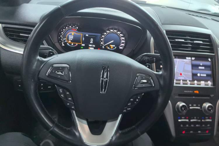 Used Lincoln MKC 2017 2.0T Two-Wheel Drive Deluxe Edition Steering Wheel