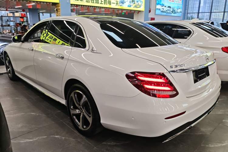 Used Mercedes-Benz E-Class 2017 E 300 L Sporty and Stylish Model
