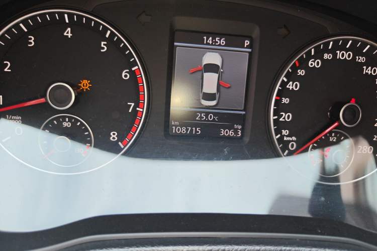 Used Volkswagen Passat 2013 1.8TSI DSG Prestige Edition Odometer Close Up