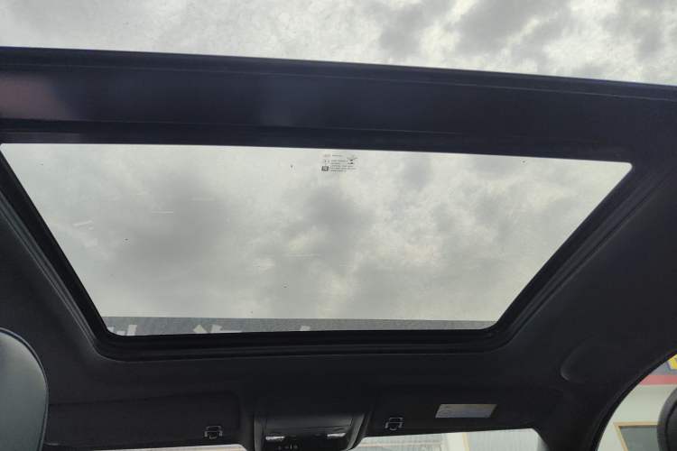 Used Cadillac XT4 2020 28T Two-Wheel-Drive Leading Version Headliner