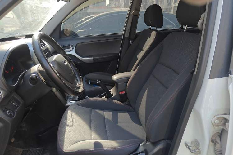 Used Chery Tiggo 3 2014 1.6L Manual Fashion Edition Left Front Seat