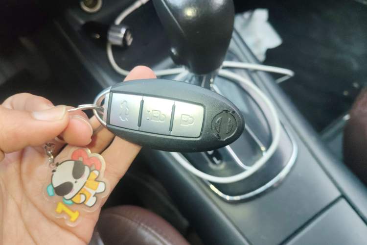 Used Nissan Tiida 2013 1.6L CVT Cool Cafe Edition