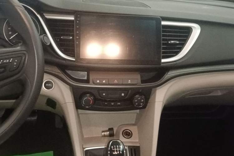 Used Buick GT 2018 15T Manual Entry-Level Version China V Standard Audio And AC Panel