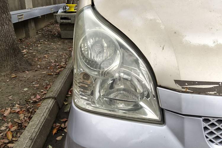 Used Wuling Rongguang 2011 1.2L Base Version
